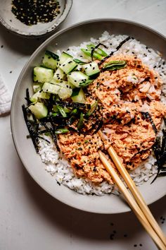 Salad And Rice Bowls, Tuna Roll Bowl, Rice Bowl With Egg, Tuna Fried Rice Recipes, White Rice Bowl Recipes, Canned Tuna Poke Bowl, Tuna Mayo Rice Bowl, Tuna Bowl Canned, Spicy Tuna Rice Bowl