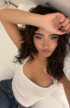 Yasmin Barbieri, Pic Poses, Beach Friends, Selfie Inspo, Cute Makeup Looks, Foto Poses, Looks Black, Foto Ideas Instagram, Instagram Photo Inspiration