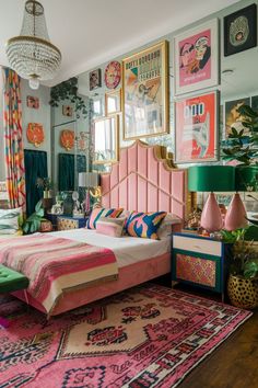 maximalist decor ideas Pastel Maximalist Bedroom, Maximalist Tapestry, Opalhouse Bedroom Ideas, Vintage Eclectic Maximalism, Pink Maximalist Bedroom, Eclectic Maximalist Bedroom, Maximalism Interior Design, Oversized Floor Lamp, Boho Farmhouse Living Room