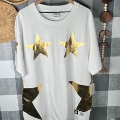 Bnwt. Good American Oversized Star T Shirt. Smoke Free Home. Size 2/3 Shirts 6 Oversized Star Print T-shirt For Streetwear, Oversized Star Print Summer Tops, Oversized Cotton T-shirt With Star Print, White Casual Shirt With Star Print, Casual White Shirt With Star Print, White Relaxed Fit Top With Star Print, Oversized Tee Shirt, Star T Shirt, Good American