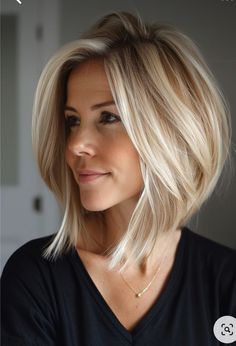 Blonde Bob Hairstyles With Fringe, Ash Blonde Hair Colour Short Hair, Kelly Clarkson Short Hair, Golden Blonde Bob Hairstyles, Blonde One Color, Bob Hairstyles Round Face Plus Size, Gray Hair Bobs Older Women, Clavicle Haircut, Medium Bob Hairstyles With Bangs