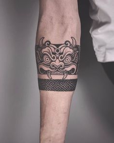 Tattoo Japonais, Quill Tattoo, Hand Tattoo Ideas, Tato Tradisional, Tattoo Band, Tato Minimal, Rabbit Tattoo, Face Selfie, Forearm Band Tattoos