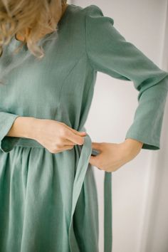 Fitted Green Linen Dress, Fitted Green Linen Midi Dress, Hijab Outfit Summer, Simple Linen Dress, Flax Clothing, Green Linen Dress, Cute Sweatpants Outfit, Linen Wedding Dress, Simple Linen