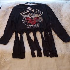 This Is A Julia By Love J. It Is A Rock And Roll, Wild And Free 1970 World Tour Long Sleeve, Cut And Tie T-Shirt. This Is In A Size 2x Women's In Black And Red And White. A Fun Piece To Add To Your Collection. Tie T Shirt, Tied T Shirt, Mesh Long Sleeve Top, Diy Braids, Winter Shirts, Clothing Design, Mesh Long Sleeve, Rock Roll, Wild And Free