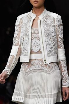 Cavalli Dress And Jacket, Milano Fashion Week, White Outfit, Outfit Trends, Mode Inspiration, White Fashion, Roberto Cavalli, Fashion Week Spring