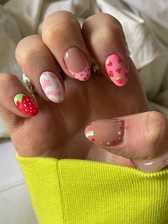 Nail Strawberry Designs, Spring Nails Strawberry, Nail Art Red And Pink, Cute Strawberry Nail Designs, Strawberry Tip Nails, Blue Strawberry Nails, Pink Nails With Strawberries, Strawberry Design Nails, Strawberry Theme Nails