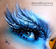 Feather Eye Makeup Tutorial - Glam Express I will never have a reason to do this, but it looks so cool! Feather Eye Makeup, Halloweenský Makeup, Make Up Tutorials, Theatrical Makeup, Art People, Creative Eye Makeup, Stage Makeup