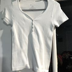 Never Worn, All White, Women’s, Tight Fitting T-Shirt White Ribbed Fitted T-shirt, Fitted White Ribbed T-shirt, Basic White Ribbed Top, White Fitted Top V-neck T-shirt, White Fitted V-neck T-shirt, White Fitted Casual T-shirt, Tight Shirts For Women, Tight Shirt Outfit, Tight T Shirt