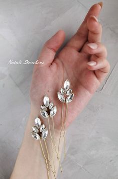 Hair Accesories Wedding, Bridal Hairpins, Hair Acessories, Diy Fashion Projects, Hair Accessories Pins, Hair Brooch, Wire Jewelry Making, Bead Embroidery Tutorial