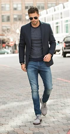 FASHION WORK : #InspiraciónHombres: 7 LOOKS para toda la SEMANA! Styles Man, Grey Blazer Outfit, Outfits Guide, Casual Pieces, Jeans Brown, Smart Casual Men