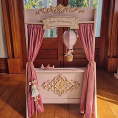 Puppet Show Theater Diy, Vintage Puppet Theater, Wood Puppet Theater, Puppet Theatre Ideas, Puppet Theatre Diy, Puppet Theater Diy, Theatre Bedroom, Diy Puppet Theater, Kids Puppet Theater