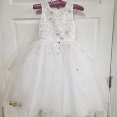 Girls Size 5t. Worn One Time And Cleaned After Wearing. In Excellent Condition. Comes With Tiara With Attached Veil. Open To Offers! I Ship Within 24 Hours Of Purchase. Flower Girl Dress, One Time, Girl Dress, Kids' Dresses, Tiara, Veil, Flower Girl, Colorful Dresses, Flower Girl Dresses