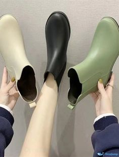 OrcaJump - Womens Mid-Tube Rain Boots – Fashion Outerwear, Four Season Trend, More Velvet, Non-Slip Water Shoes for Adults. Chelsea Shoes, Rain Boots Fashion, Fall Heels, Cheap Ankle Boots, Short Rain Boots, Ankle Rain Boots, Rain Shoes, Womens Rain Boots, Rubber Shoes