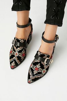 #Shoes shoes #Sandals Trending Fashion High Heels Mode Shoes, Bohol, Black Mamba, Fashion High Heels, Charlotte Olympia, Work Outfits Women, Crazy Shoes, Shoe Obsession, Shoe Lover