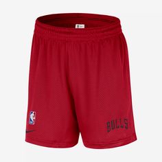 These Bulls shorts are a classic design that checks all the boxes. The mesh fabric is breathable and the loose-cut fit hits at a mid-thigh length to help keep things feeling cool and casual. Nba Bulls, Nike Nba, Mesh Shorts, Chicago Bulls, Men's Nike, Mesh Fabric, Classic Design, Nike Men, Checks