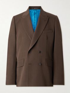 From the cut to the color and textile, Paul Smith's suit jacket evokes vintage British tailoring. It's made from wool-twill with peak lapels, and a full lining sharpening its outline. Horn buttons complement the brown, as would a sky-blue or white shirt. Suit Jacket For Men, Cut Blazer, Jacket For Men, Mens Fall, Loungewear Shorts, Short Suit, Paul Smith, Mr Porter, Lightweight Jacket