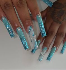 Water Sign Nails, Aquamarine Nails Acrylic, Blue Nails Bling, Blue Nails With Gems, Blue Baddie Nails, Stephs Nails, Clawed Beauty, Diy Bord, Blue Bling Nails