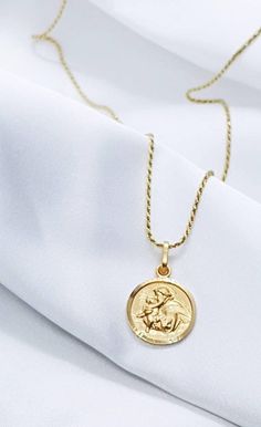 Sterling silver 925 plated gold St. Anthony round medal with chain diameter of the medal: 1.5cm Gold Medallion Necklace With Charms, Gold Coin Necklace With Charms, Gold Round Medallion Necklace With Charms, Gold Round Disc Medallion Necklace As Gift, Gold Hallmarked Medallion Necklace, Gold Plated Round Medallion Necklace, Yellow Gold Medallion Necklace With Charms, Yellow Gold Round Medallion Necklace With Charms, St Anthony