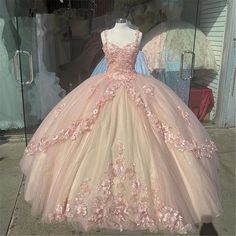 Made to order, can be made with change. Pls order at least 2 months earlier betore event day.【FABRIC】: Tulle【SHOWN COLOR】: As Picture【AVAILABLE COLOR】: As Picture, Custom Color (No surcharge, pls check swatches thru this link and put color code in the orde note section at check out https://www.luulla.com/product/611456/tulle-color-swatches)【AVAILABLE SIZE】: Standard Size, Custom Si..