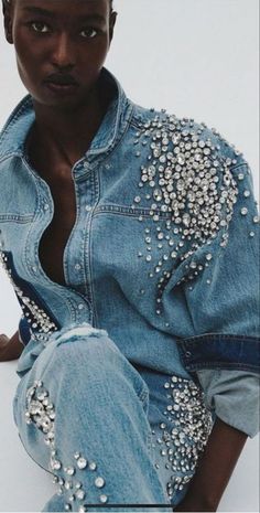 Bling Denim, Embellished Clothing, Denim And Diamonds, Denim Projects, Denim Crafts, Embellished Denim