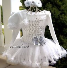 Christmas Snowflake Tutu-- Snowflake tutu-- Winter tutu-- Snowflake dress-- Flower girl Winter tutu Pageant Wear, Christmas Tutu, Xmas Outfits, Theme Dress, Tutu Outfits, Dress Flower, Skating Dresses