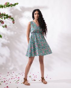 "FLORAL MIDI DRESS with Pockets | Empire Waist Midi Dress | Summer Midi Dress | Cute Mini Dress | Pink Floral Dress | Hawaiian Dress >KNOW YOUR DRESS< - standard fit - available in printed 100% cotton and Linen blend fabrics  - the model is 172 cm high (regular XS - S) and is wearing size S.  - print in the picture - P10 - (Please choose colors from drop down menu). >FIT< - The dress is of standard fit >COLOR< - The dress is available in 36 printed cotton fabrics and 40 Linen Cotton Blend Fabrics  - We found out the fabric to be rather hard to photograph to have an exact color for exposure - fabric wrinkles often catches unexpected light and show thousands of shades in different positions and certain lights. The actual colors also vary due to your computer resolution and monitor color rest Empire Waist Midi Dress, Summer Midi Dress, Midi Dress With Pockets, Cute Mini Dress, Mini Dress Pink, Hawaiian Dress, Pink Floral Dress, Midi Dress Summer, Pink Mini Dresses