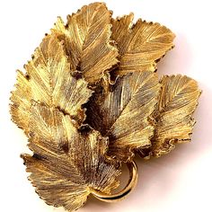 Vintage Gold Leaves Brooch Etched 3D In excellent preowned condition. Measures approx 2.75 x 2.5 x .5 inches. Thie brooch is large and in charge! PIN0219 Gold Leaves, Vintage Brooches, Gold Leaf, Vintage Gold, Etching, Brooch Pin, Etsy Accessories, Vintage Jewelry, Accessory Gift