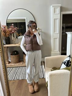 Midsize Sweatpants Outfit, Fall Sweatpants Outfits, Florida Winter Outfits, Lazy Winter Outfits, Sweat Pants Outfit, Sahm Wardrobe, Athleisure Inspo, Salem Trip, Maurices Outfits