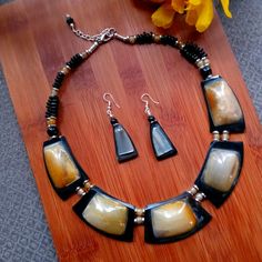 2pc Beautiful Women's African Bronze Quartz Necklace And Earrings Set. Brown Jewelry With Black Beads For Gift, Gift Brown Jewelry With Black Beads, Handmade Brown Resin Jewelry, Pebble Jewelry, Necklace And Earrings Set, Brand Jewelry, Necklace And Earrings, Quartz Necklace, No Brand