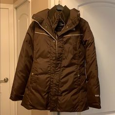 Gently Used, Very Warm North Face 550 Series Winter Coat In Chocolate Brown. 2 Outside Pockets, One Inside Pocket. Only Worn A Handful Of Times And In Excellent Condition. Coats North Face, North Face Coat, The North Face Jackets, North Face Jackets, North Face Jacket, Chocolate Brown, Winter Coat, Inside Pocket, North Face