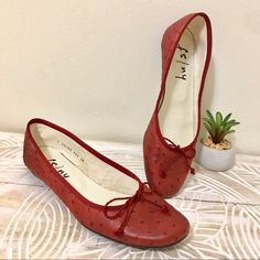 Gently Used Mainly Signs Of Wear On The Insoles. Red Leather With Raised Bumps And Bow Looks Unique And Cheerful. Stylish Urban Chic Very Trendy Summer Formal Red Flats, Red Flats With Leather Sole, Red Flats With Leather Sole For Spring, Red Leather Sole Flats For Spring, Red Almond Toe Flats For Spring, Ny Shoes, Urban Chic, Ballerinas, Flat Shoes Women