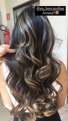 Black Hair To Brown Balayage, Hight Light Hair Styles, Highlights Dark Hair, Black Hair With Blonde Highlights, Hair Curling Tips, Black Hair With Highlights