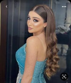 Hollywood Prom Hairstyles, Prom Hairstyles Hair Down Curly, 2023 Bridesmaids Hair, Gala Long Hairstyles, Best Hairstyles For Ball Gowns, Hairstyles For A Sweet 16 Guest, Pinned Behind Ear Hair, Gel Front Curled Hair, Hairstyles For Long Hair Prom Elegant