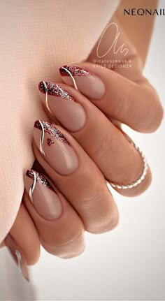 @matuszewsk.a Chrome Nail Art, Romantic Nails, Nail Techniques, Summer Toe Nails, Geometric Nail, Shiny Nails, Manicure Ideas, Summer Acrylic Nails, Manicures Designs