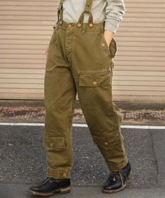 Born out of a passion for retro, paying tribute to classics, every story has a story that can preserve its tradition through timeless style. Theater Outfit, Trendy Overalls, Loose Overalls, American Military, Vintage Trousers, Military Uniforms, The 1920s, Military Uniform