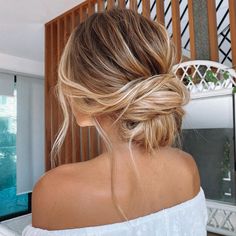 Hair Extensions Updo, Bridesmaid Hair Inspo, Bridemaids Hairstyles, Bridesmaid Hair Makeup, Halo Hair Extensions, Wedding Guest Hairstyles, Halo Hair