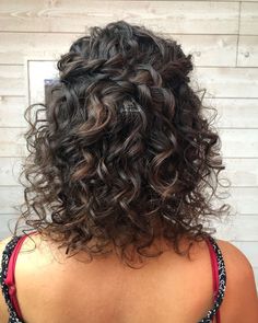 Short Curly Hair Bridesmaid, Short Curly Homecoming Hairstyles, Short Curly Hair Pinned Back, Short Curly Hair Fancy Styles, Short Curly Hair Wedding Styles Mom, Short Curly Hairstyles Ideas Wedding, Short Curly Hairstyles Bridesmaid, Wedding Hairstyles For Short Hair Curly Shoulder Length, Prom Short Curly Hairstyles