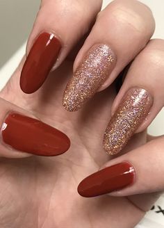 Rust Glitter Nails, Nails For Terracotta Dress, Copper Dip Powder Nails, Terracotta Nails Acrylic, Nails For Rust Dress, Rust Nails Acrylic, Terracotta Wedding Nails, Rust And Gold Nails, Terracota Nails Ideas