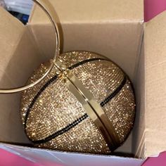 Rhinestone Basketball, Basketball Purse, Unusual Handbags, Funky Purses, Nike Shoes Women Fashion, Expensive Bag, Bling Bags, Jewelry Design Drawing