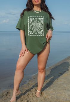 🌊 BOTANICAL SEATURTLE T-SHIRT 🌊 * Q U I C K * F A C T S * 100% preshrunk cotton * W A S H I N G * I N S T R U C T I O N S * Wash with similar color clothes in the load Wash in cool water for best results Tumble dry at low-temp Do not bleach Do not iron * S I Z I N G * Sizing is unisex so runs like men's, though not overly large Refer to size chart at the end of each listing * S H I P P I N G * T I M E S * Economy Shipping - 4-8 Business Days Standard Shipping - 2-5 Business Days International Green Screen Print Tops For Beach Season, Green Screen Printed Tops For Beach Season, Green Screen-print Tops For Beach Season, Green Crew Neck Beach Shirt, Green Screen Print Tops For Vacation, Green Graphic Tee For The Beach, Green Relaxed Fit Top For Beach Season, Green Crew Neck T-shirt For Beach Season, Green Crew Neck Top For Beach