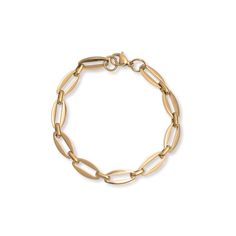 This season we introduce the new go-to Gold Link Bracelet. A simple and intricately linked chain that works with all of your wardrobe, to add an effortless style update.  Also available in silver. Crafted from stainless steel Plated in gold Waterproof Colour won’t fade Gold Link Bracelet, Gold Link Chain, Link Chain Bracelet, Stocking Fillers For Her, Forever Jewelry, Gold Link, Gold Bracelet Cuff, Latest Jewellery, Cuff Earrings