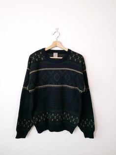 Vintage Geometric Sweater/Boyfriend Sweater from 90s. Measurements Length: 26" Armpit to armpit: 22" Armpit to end of sleeve : 22" Condition: Gently used. There's no stains or holes.  Good condition. ※Please read the policy before you purchase※ Geometric Sweater, Boyfriend Sweater, Geo Pattern, Acrylic Sweater, Measurement Length, Bleu Marine, Sweater Outfits, Gender Neutral, Blue Green