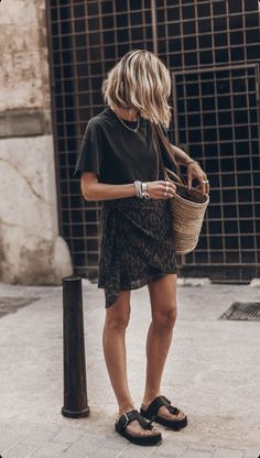 Black Wrap Skirt, Quoi Porter, Skandinavian Fashion, Black Wrap, Easy Breezy, Inspiration Mode, Primavera Estate