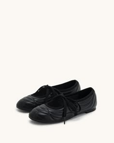 Erika Topstitching lace-up ballet Flats- Black - JW PEI Black Leather Shoes Women, Png Outfits, Lace Up Ballet Flats, Jw Pei, Pieces Outfits, Black Ballerina, Ballerina Style, Poplin Blouse, Lace Up Flats