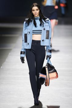 Runway Fashion Couture, Versace Outfit, Looks Chic, Kpop Fashion Outfits, Stage Outfits, Kpop Fashion, Winter Fashion Outfits, Couture Fashion, Classy Outfits