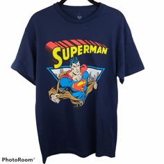 Nwt Superman Navy Blue Graphic Print Character Tshirt Short Sleeve Adult Size: Medium Fabric: Cotton Color: Blue Condition: New Nwt Pit To Pit: 19" Shoulder To Shoulder: 18" Length: 29" 0656 Bin 8 5/19/21(0500fb) Ship Weight 10oz Fast Shipper!! Ships On The Next Business Day Great Customer Feedback!! Message Us With Any Questions, Comments, Or Issues. Superman Blue, Aquaman Dc Comics, Flash Superhero, Red Superhero, Black Joker, Superman Shirt, Superman T Shirt, Batman Shirt, Batman T Shirt