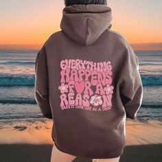 "Everything happens for a reason, Be kind crewneck, Trendy sweatshirt, Aesthetic shirt, Perfect gift, Aesthetic Clothes Trendy Sorority Shirts: https://etsy.me/34dVqt9 Sorority Sweatshirts: https://etsy.me/360xXMs Sorority Accessories: https://etsy.me/30SCQVv ⚡️ Thank you for stopping by The Standifer Exchange! 😉 Please click the 'heart' icon ❤️ to save my store to keep updated on new items: https://www.etsy.com/shop/TheStandiferExchange 🌻 Please read the full description: This hoodie/sweatshi Lettering Sweatshirt For Spring Streetwear, Spring Letter Print Sweats Hoodie, Pink Hoodie For College, Spring Season, Trendy Text Print Hoodie For Spring, Spring Letter Print Hoodie Sweats, Trendy Crew Neck Hoodie With Lettering, Trendy Slogan Hoodie Sweatshirt, Trendy Spring Hoodie With Text Print, Oversized Slogan Hoodie Sweatshirt