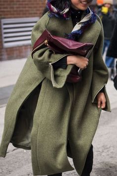 Margaret Zhang, Mode Abaya, Fringe Scarf, Styl Boho, Green Coat, Fall Collection, Mode Inspo, 가을 패션