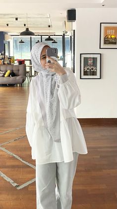 Muslimah Outfit Ideas, Stylish Outfits Casual, Ootd Hijab Casual, Muslimah Style, Muslimah Outfit, Mix Match Outfits, Muslim Outfits Casual, Hijab Style Casual, Hijabi Fashion Casual