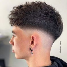 Style Undercut, Hair Types Men, Haircut Selfie, Photo Hijab, Curly Hair Fade, Mens Hairstyles Fade